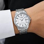 Essential Mens Silver Watch: CASIO MTP-V004D-7B Versatile Timepiece