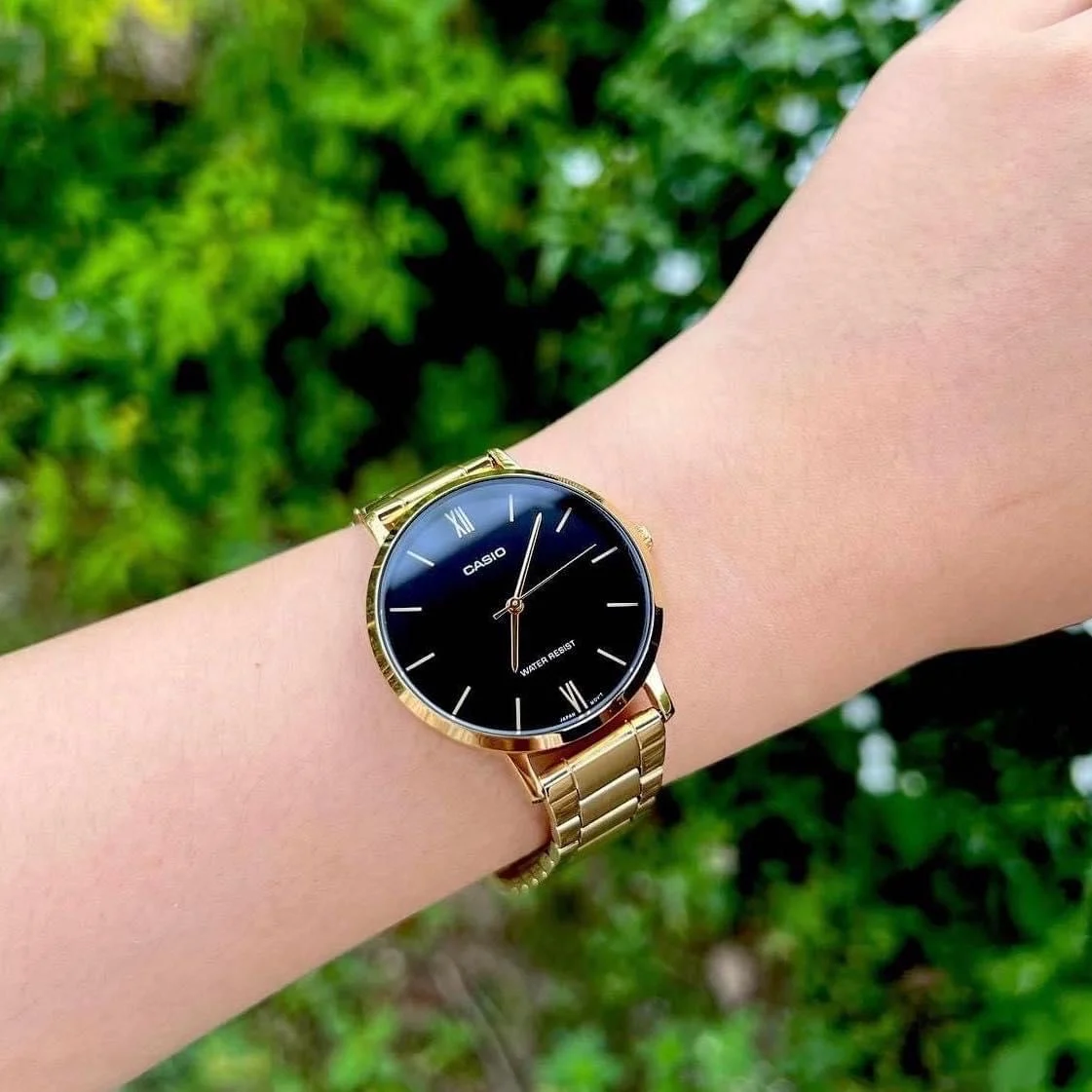 Close-Up of Black Dial on Casio LTP-VT01G-1BUDF