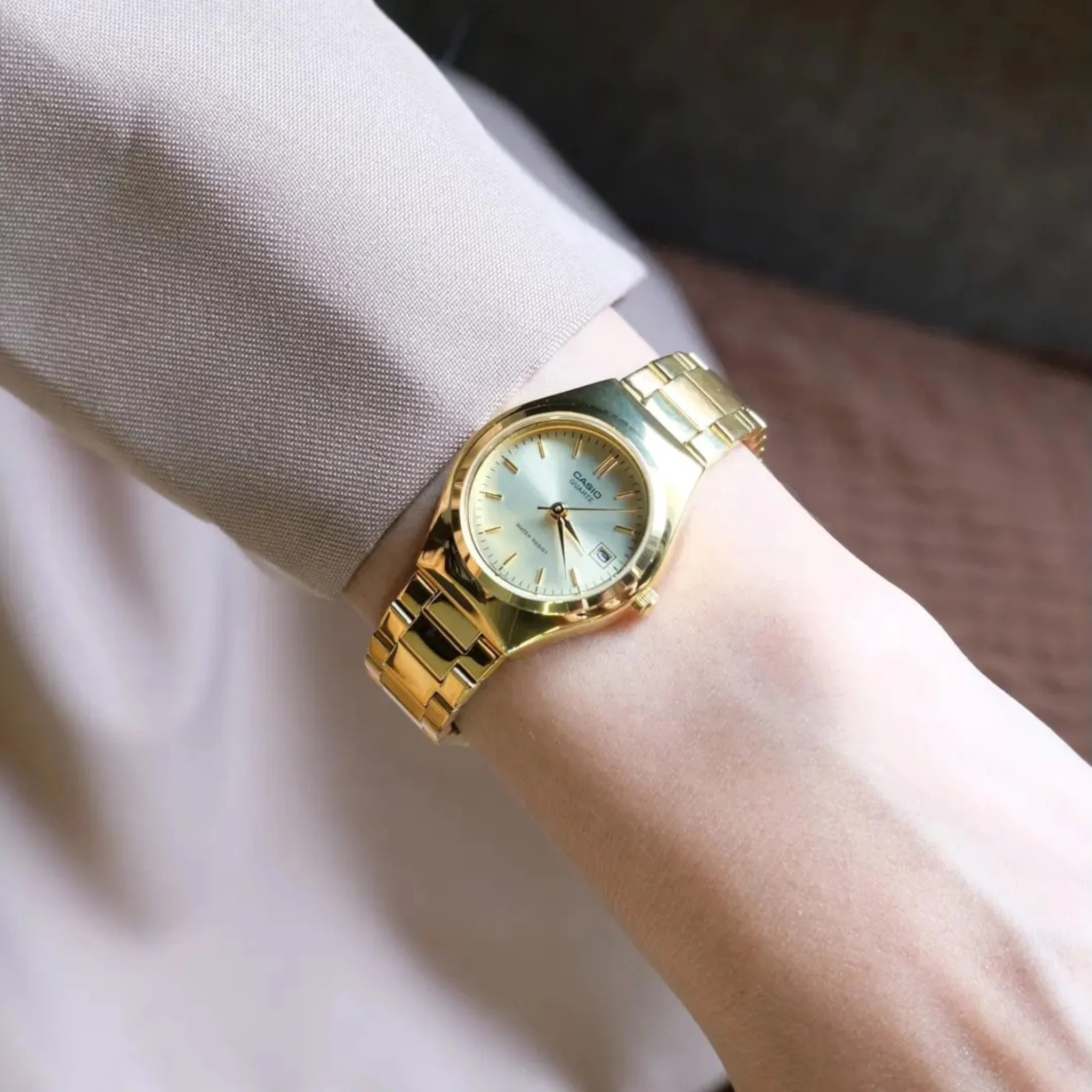 Side View of Casio LTP-1170N-9ARDF with Stainless Steel Band