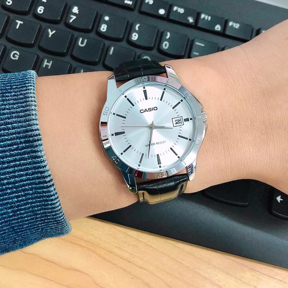 Side view of Casio LTP-V004L-7AUDF with black genuine leather band