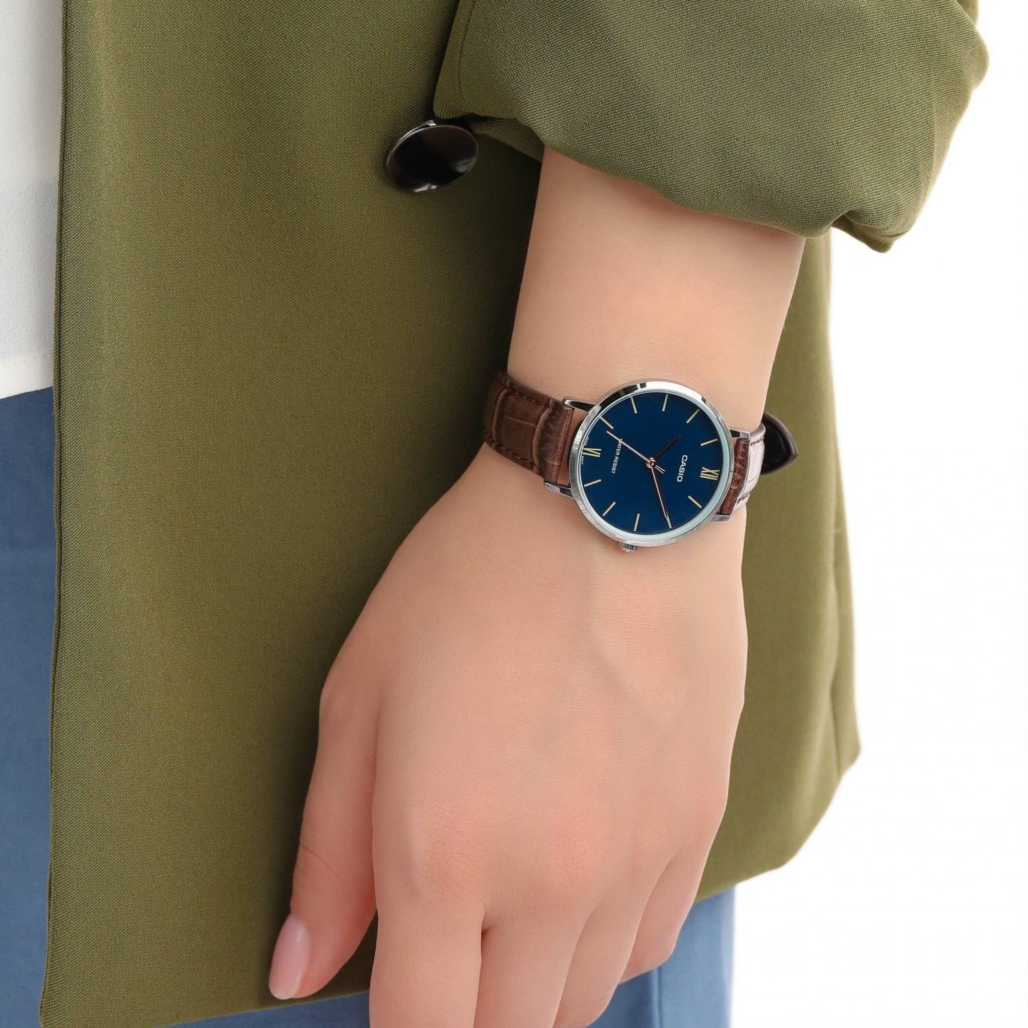 Side profile of Casio LTP-VT01L-2BUDF and leather strap