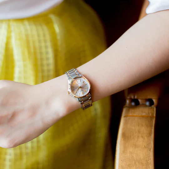 Close-up of Casio LTP-1183G-7ADF analog dial