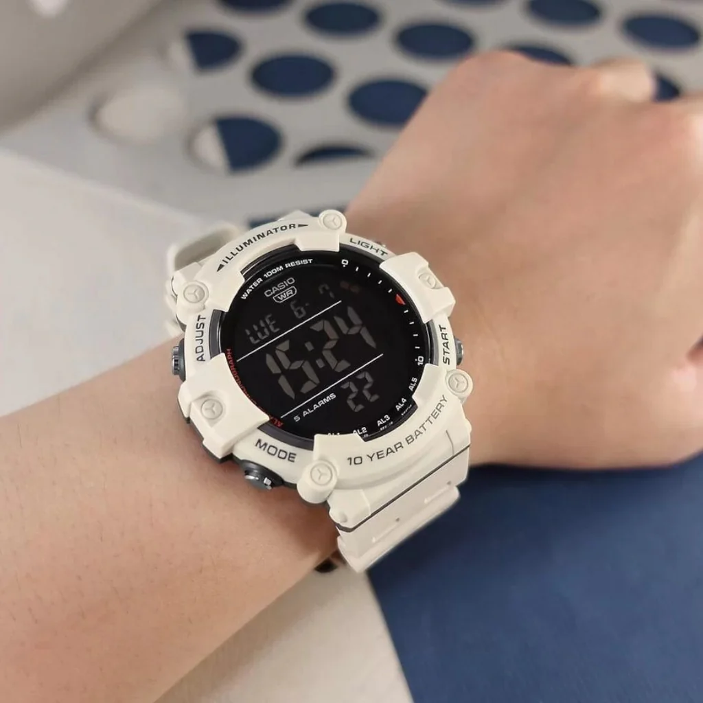 Display of Casio AE-1500WH with LED light