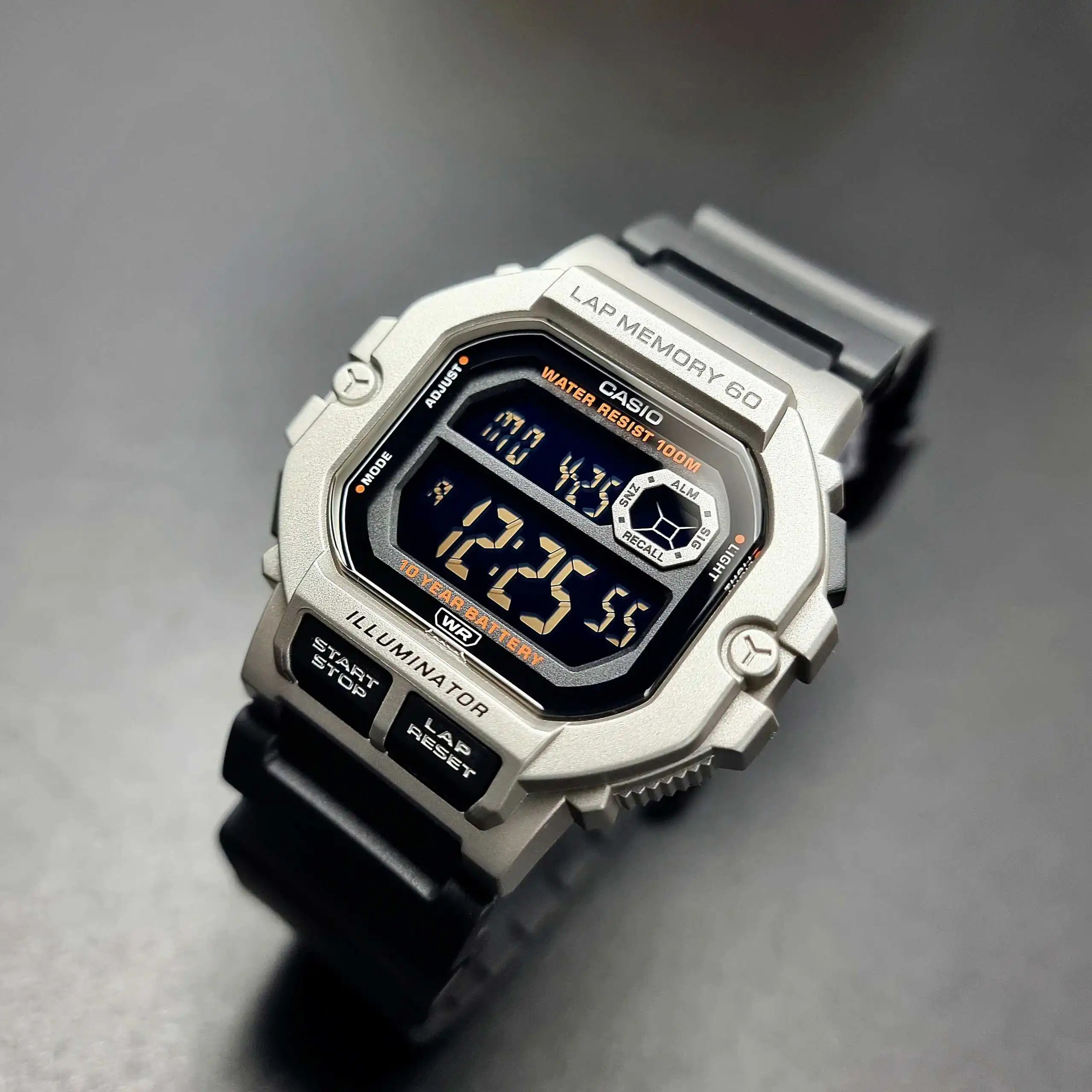Top view of WS-1400H showing stopwatch and lap memory interface